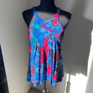 Express criss cross back 1/2” strap top